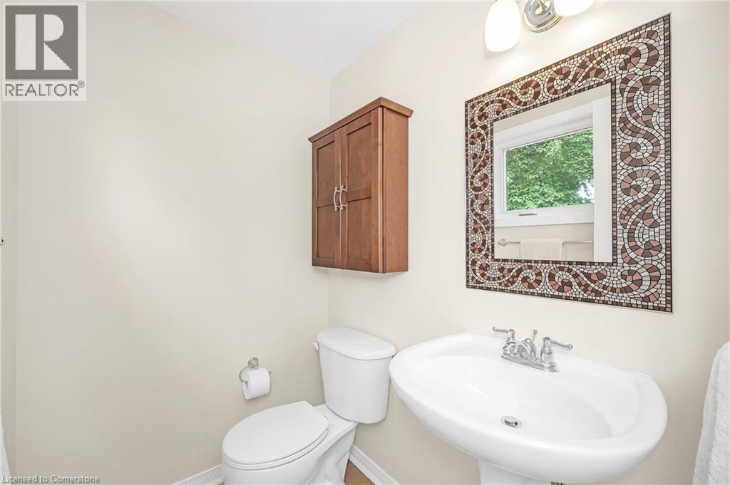 Photo 14 of 285 Surrey Drive, Oakville ON