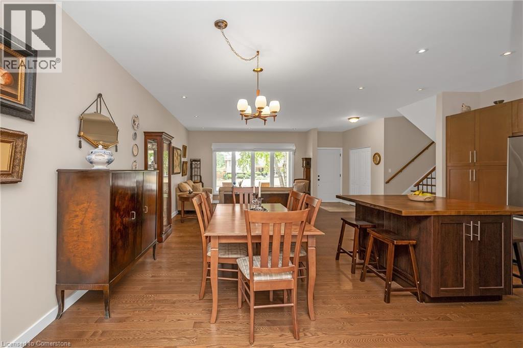 Photo 8 of 285 Surrey Drive, Oakville ON