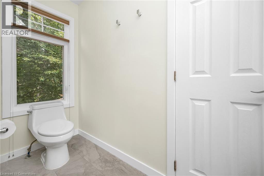 Photo 11 of 285 Surrey Drive, Oakville ON