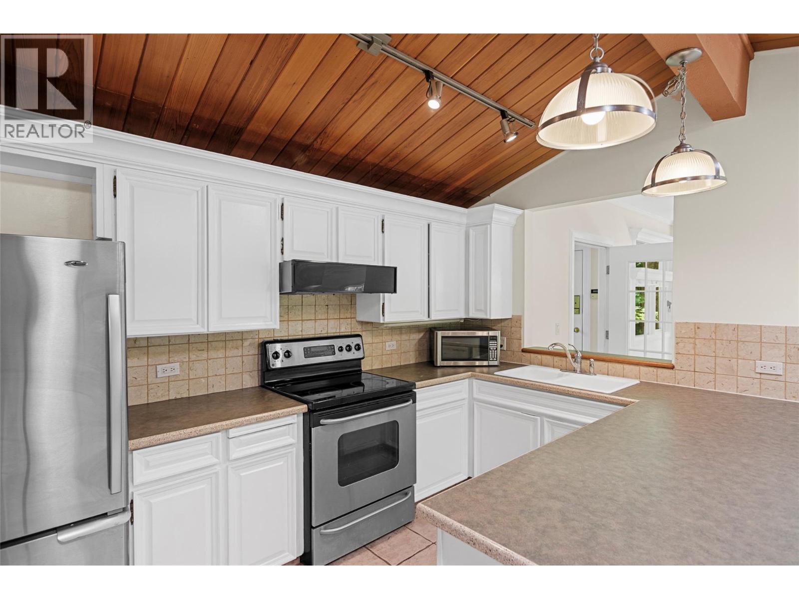 1833 Park Drive, Revelstoke