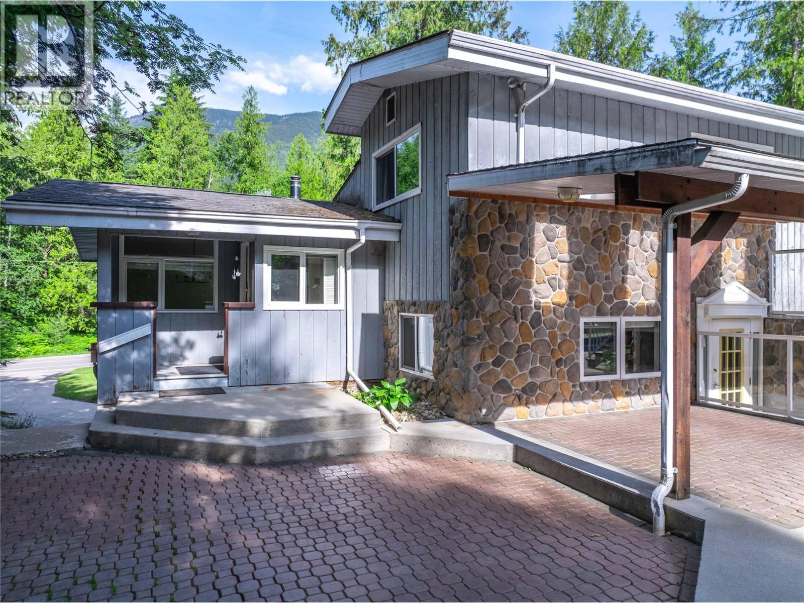 1833 Park Drive, Revelstoke