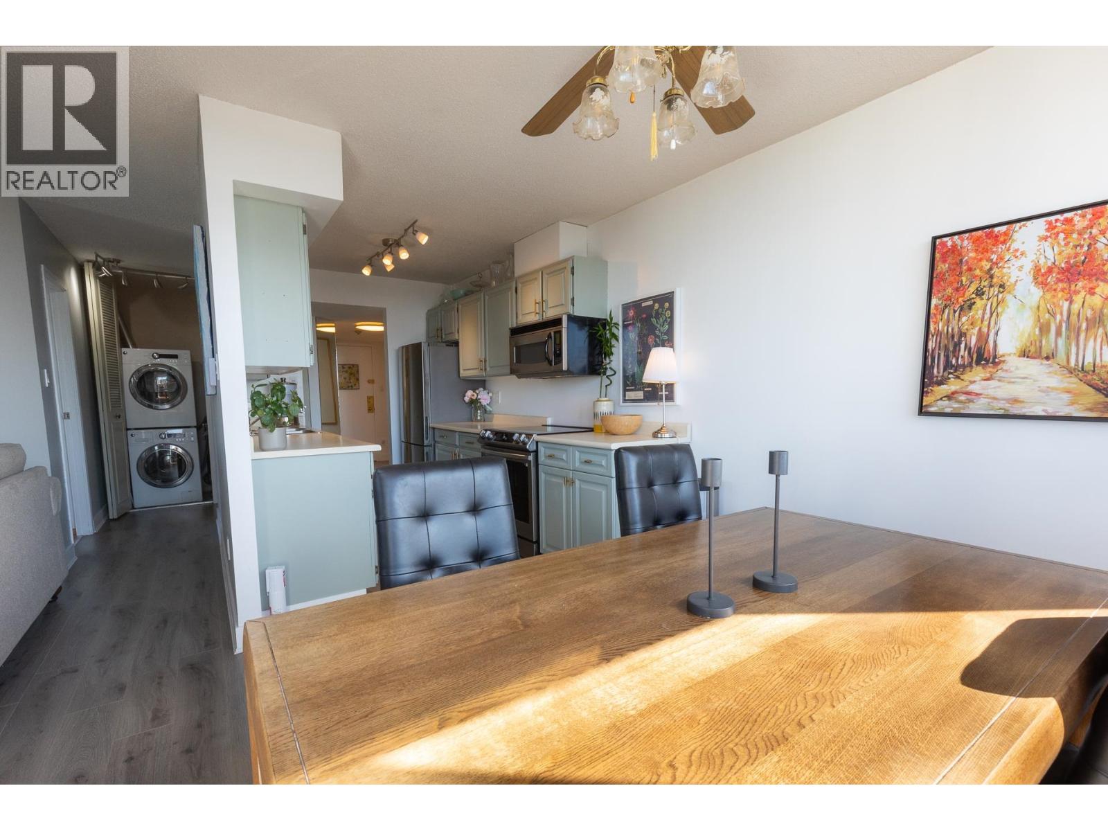 Photo 6 of 1404 7235 Salisbury Avenue, Burnaby BC