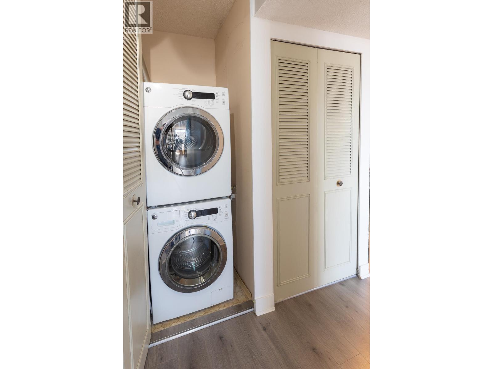Photo 12 of 1404 7235 Salisbury Avenue, Burnaby BC