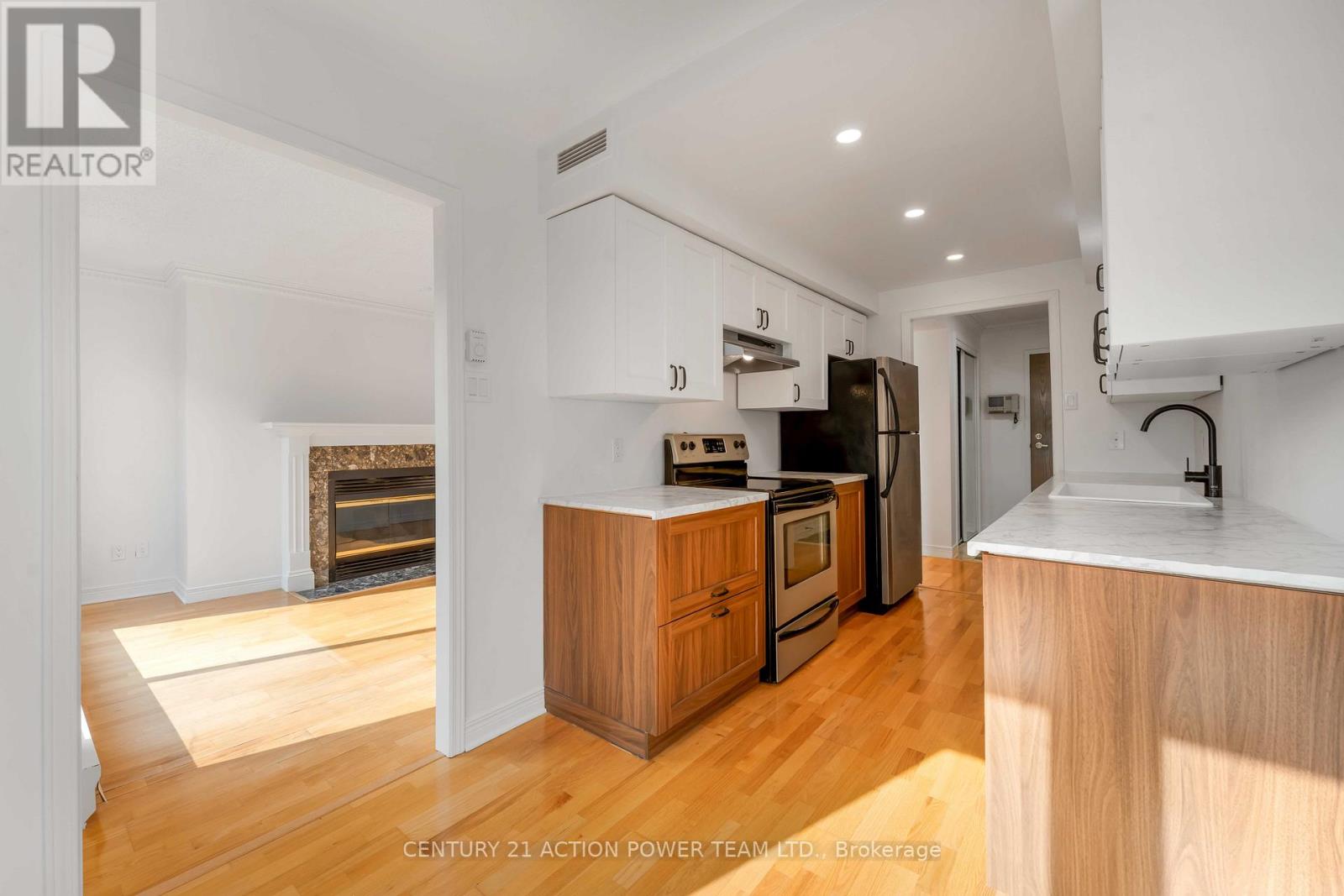 Photo 17 of Ph 6 939 North River Road, Ottawa ON