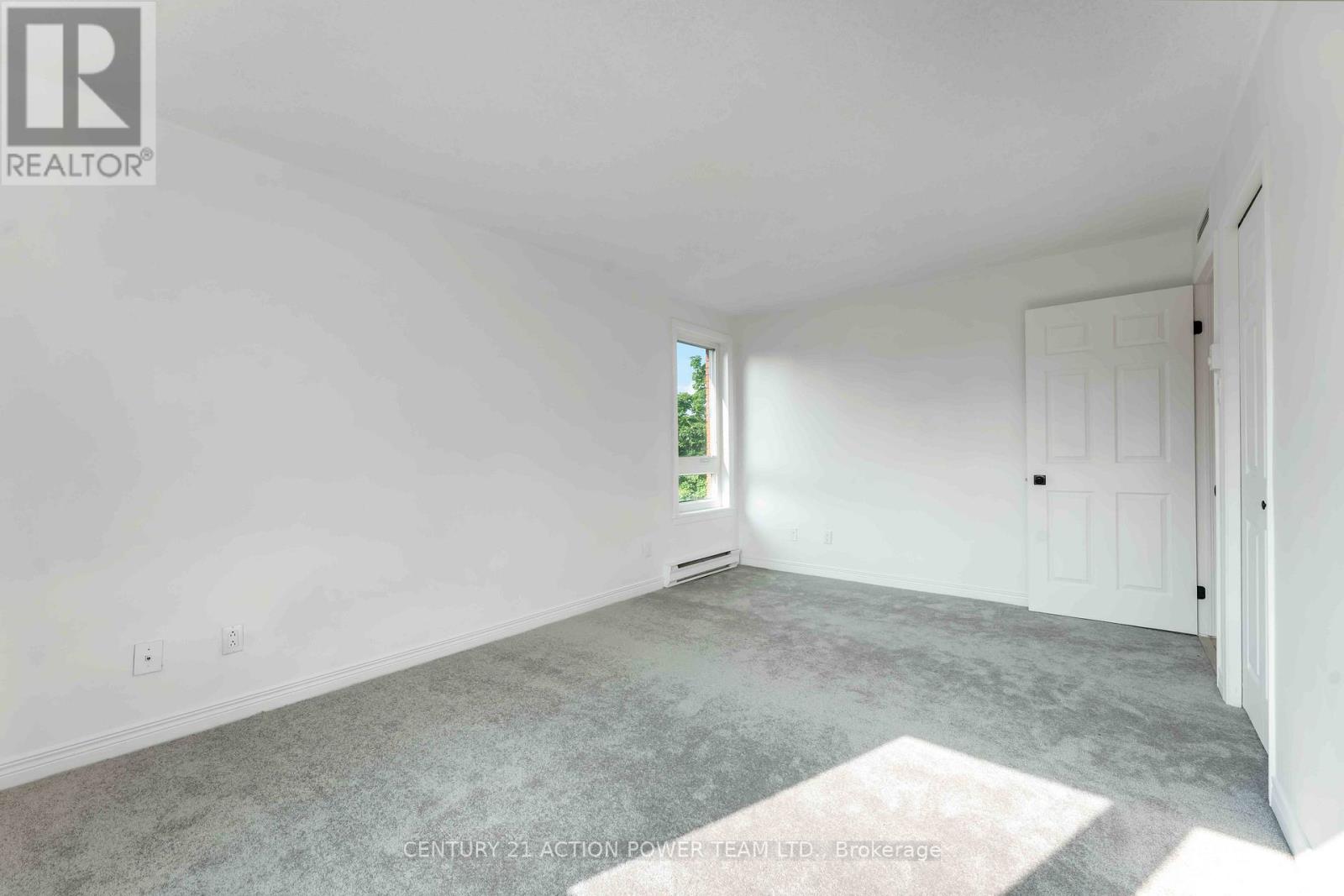 Photo 18 of Ph 6 939 North River Road, Ottawa ON