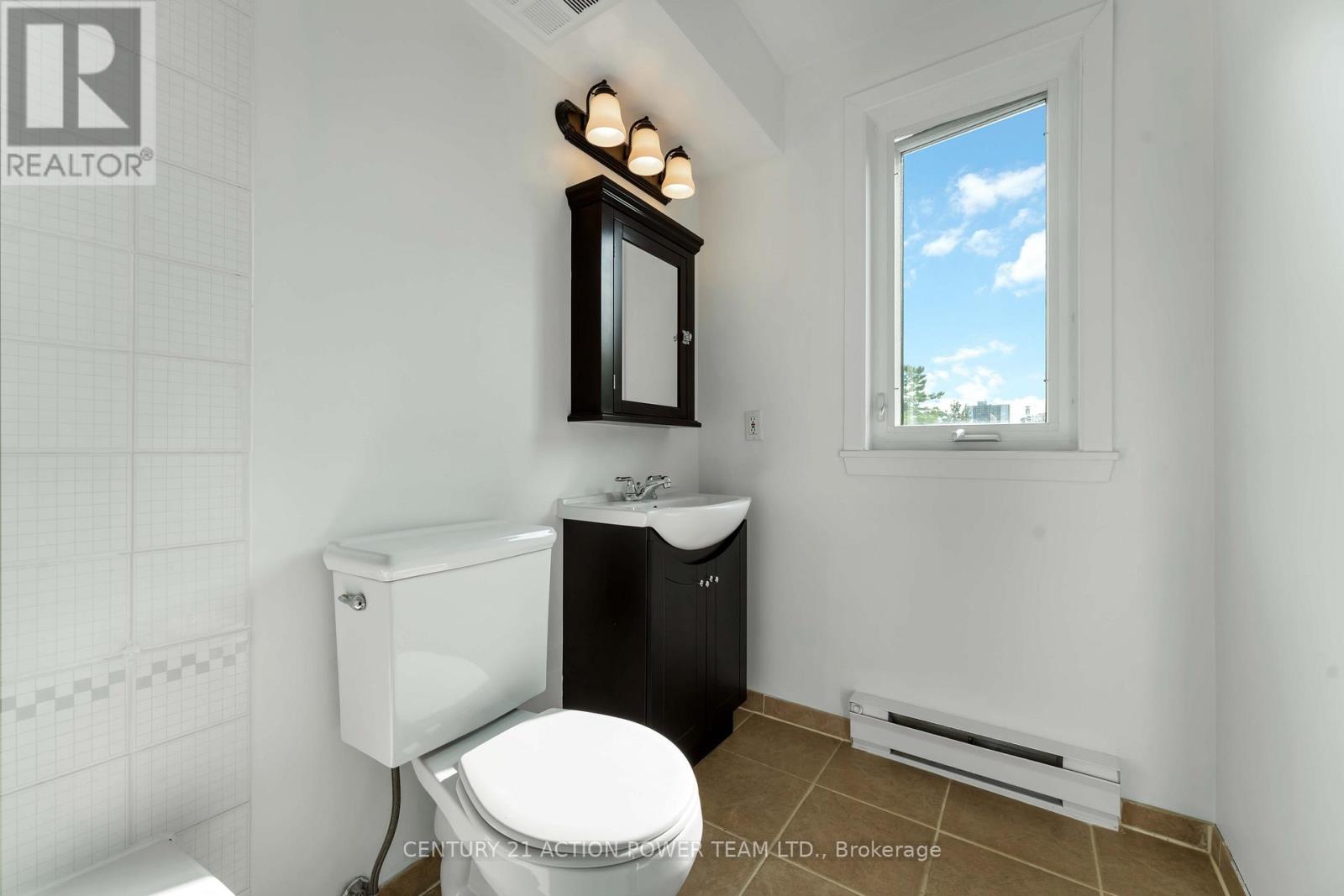 Photo 1 of Ph 6 939 North River Road, Ottawa ON