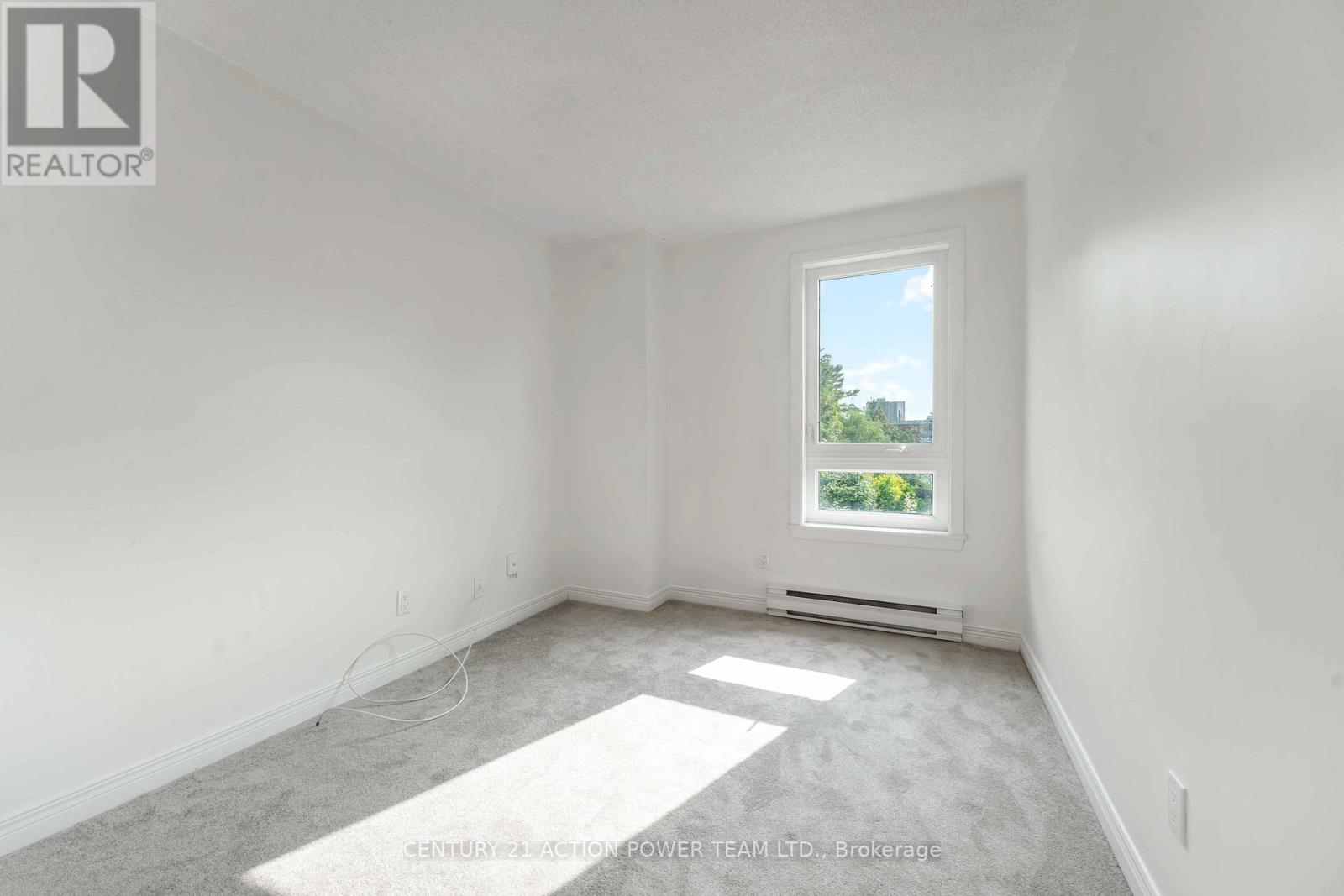 Photo 2 of Ph 6 939 North River Road, Ottawa ON