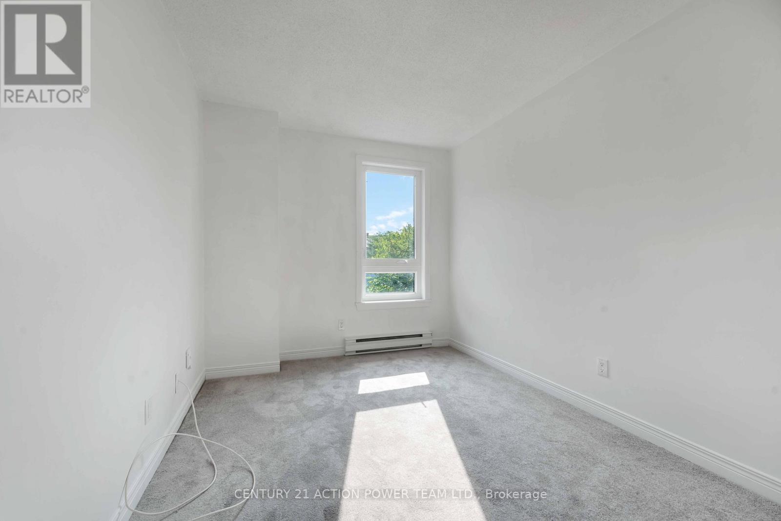 Photo 13 of Ph 6 939 North River Road, Ottawa ON