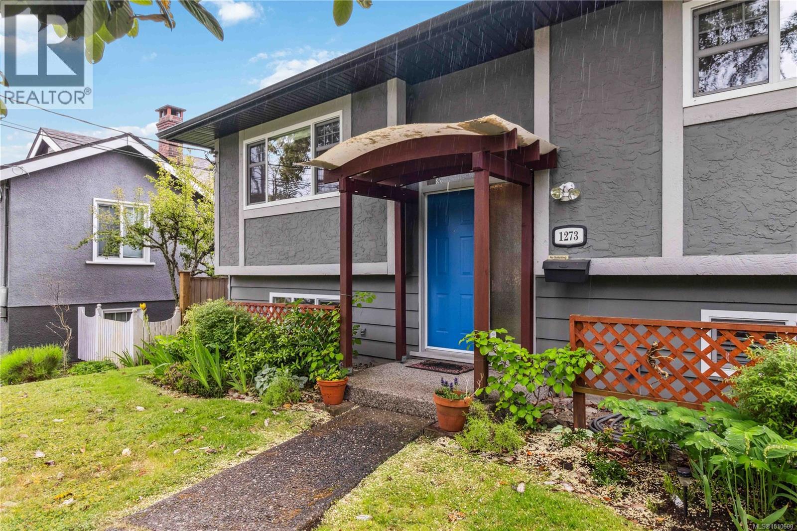 Photo 18 of 1273 Holloway St, Saanich BC