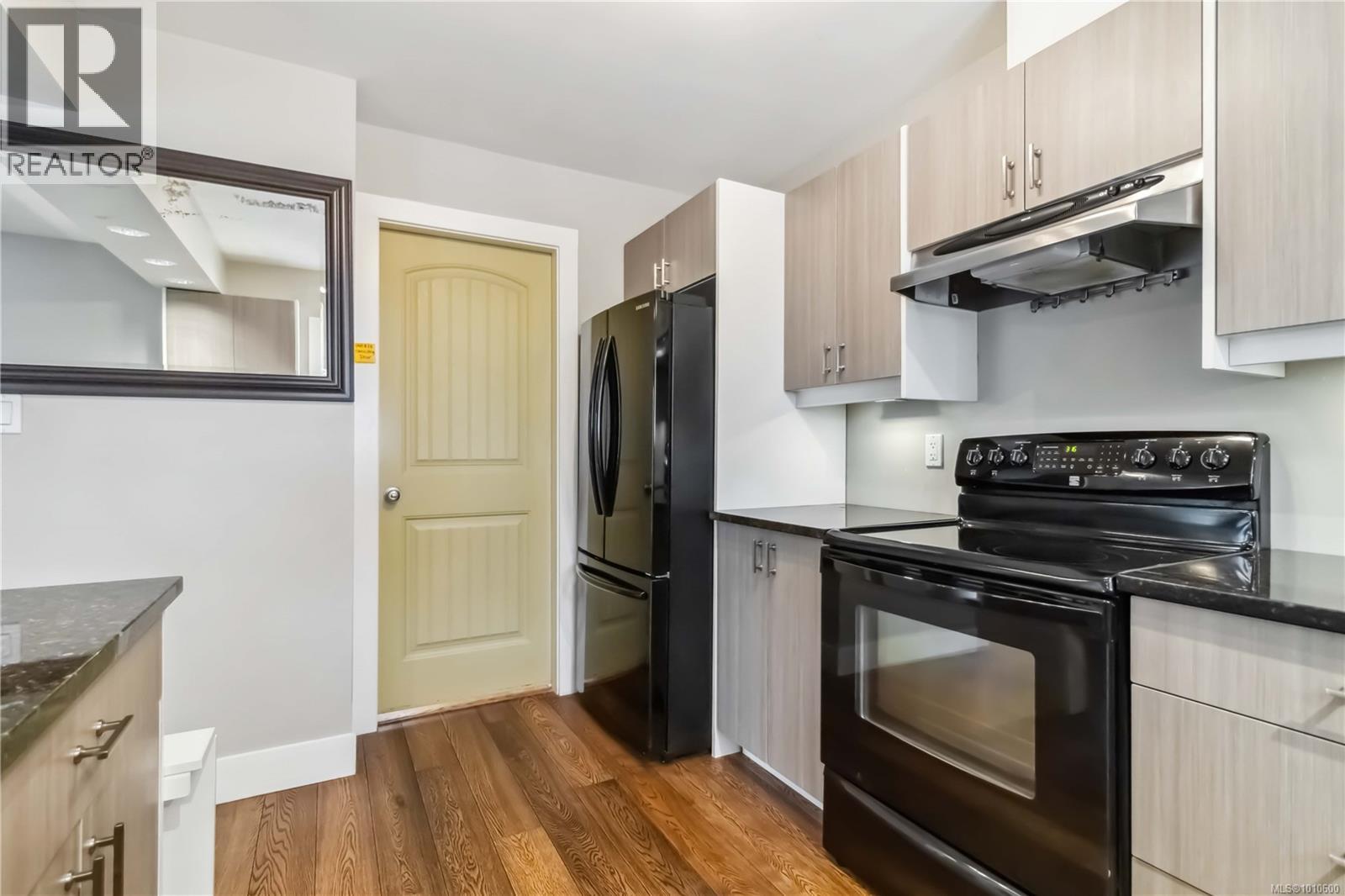 Photo 21 of 1273 Holloway St, Saanich BC