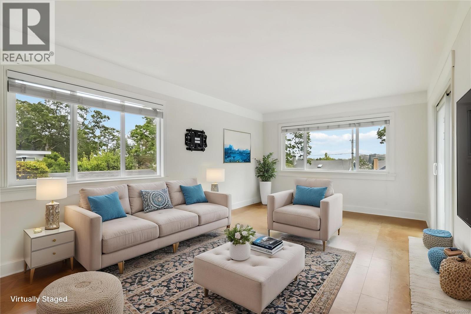 Photo 11 of 1273 Holloway St, Saanich BC