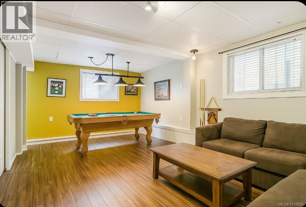 Photo 41 of 1273 Holloway St, Saanich BC
