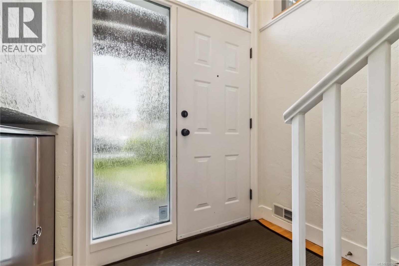 Photo 29 of 1273 Holloway St, Saanich BC