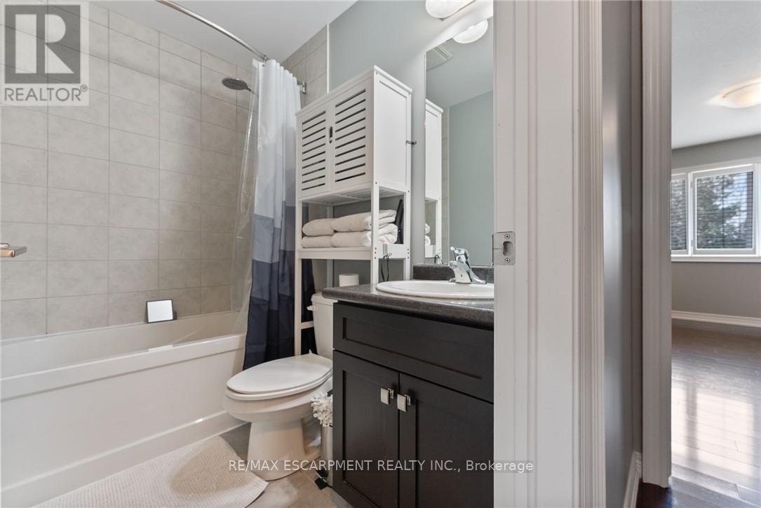 Photo 17 of 57 Sexton Crescent, Hamilton ON