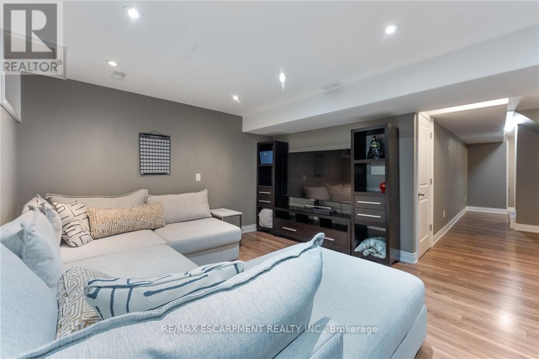Photo 4 of 57 Sexton Crescent, Hamilton ON