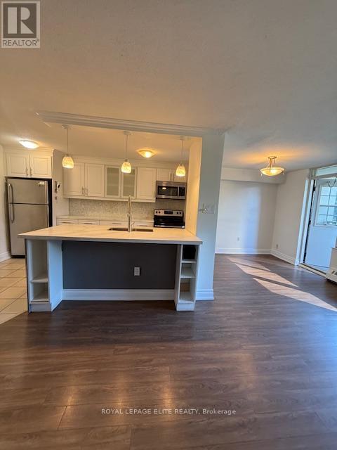 Photo 3 of 310 3120 Kirwin Avenue, Mississauga ON
