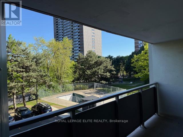 Photo 2 of 310 3120 Kirwin Avenue, Mississauga ON