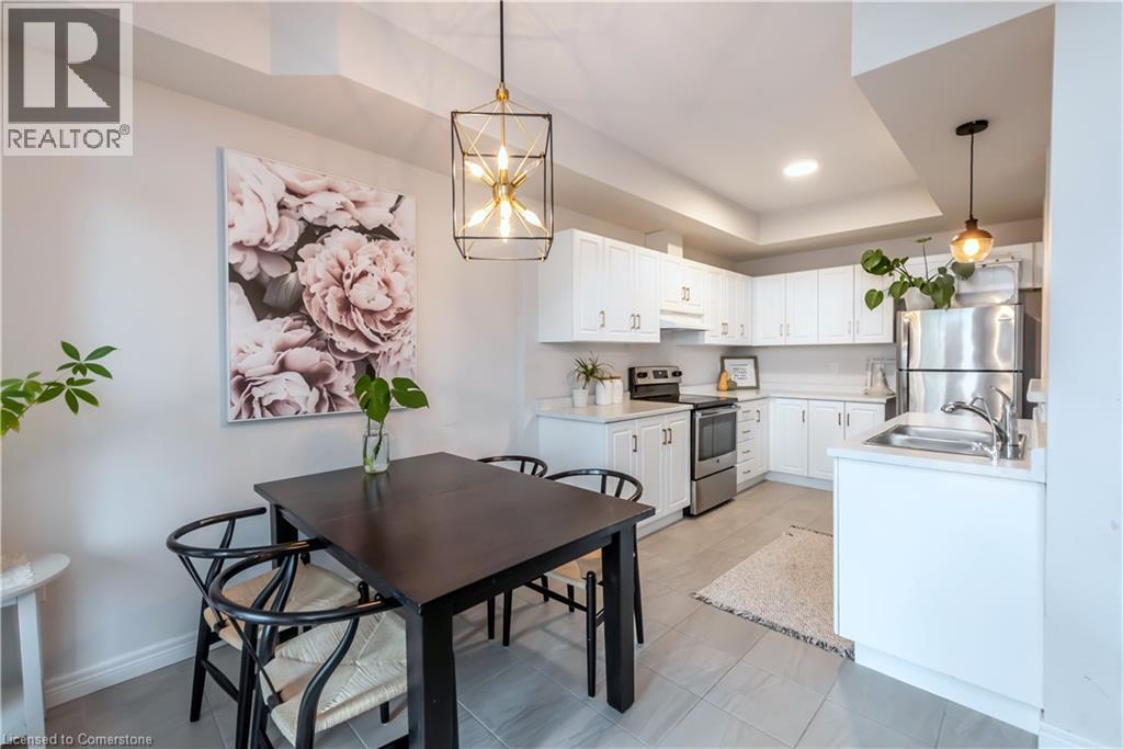 Photo 6 of 80 Dunrobin Lane, Grimsby ON