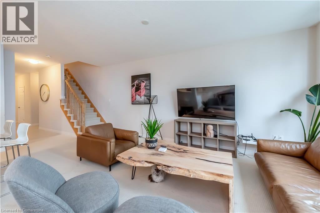 Photo 22 of 80 Dunrobin Lane, Grimsby ON