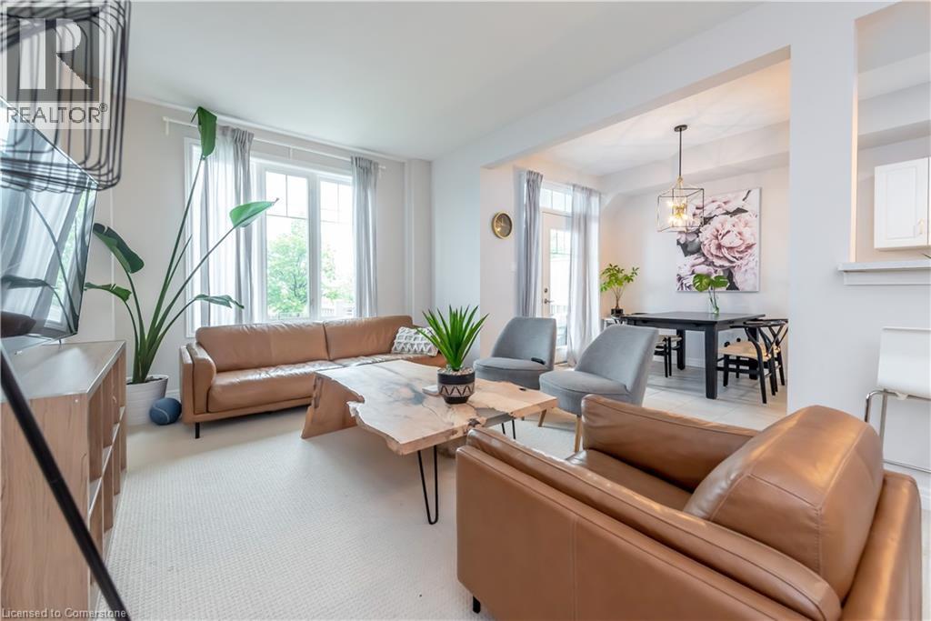 Photo 9 of 80 Dunrobin Lane, Grimsby ON