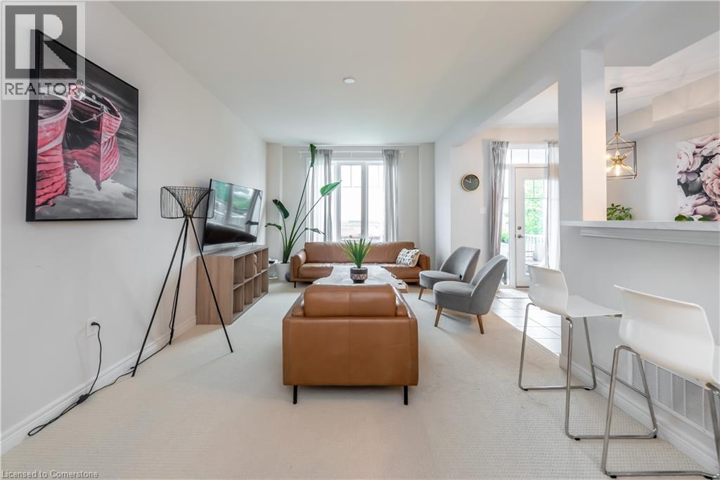Photo 14 of 80 Dunrobin Lane, Grimsby ON