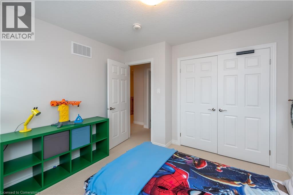 Photo 17 of 80 Dunrobin Lane, Grimsby ON
