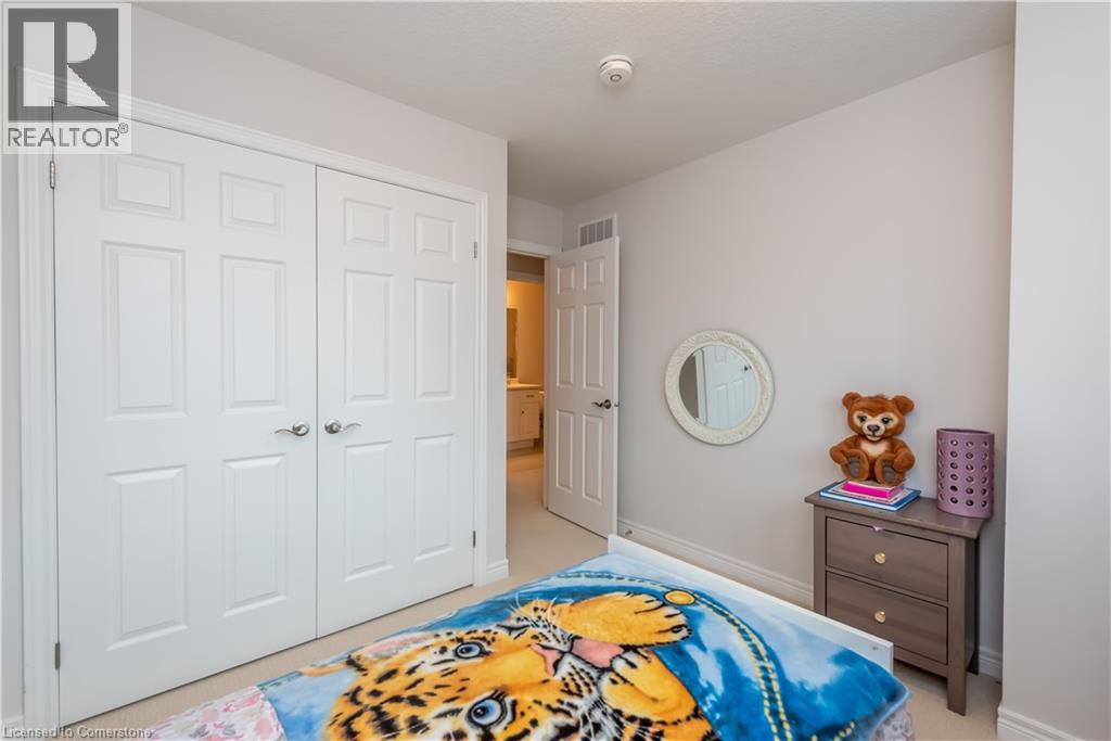 Photo 29 of 80 Dunrobin Lane, Grimsby ON