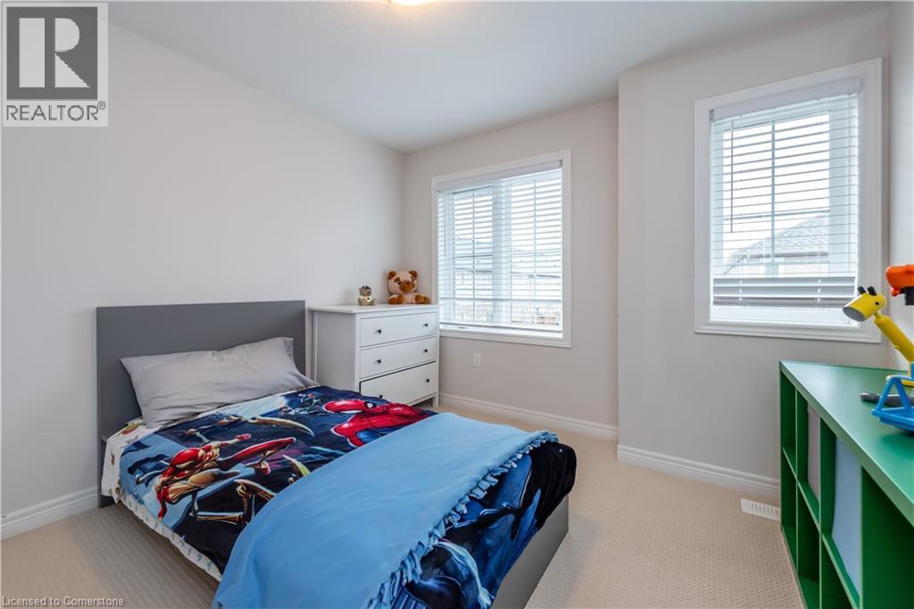Photo 8 of 80 Dunrobin Lane, Grimsby ON