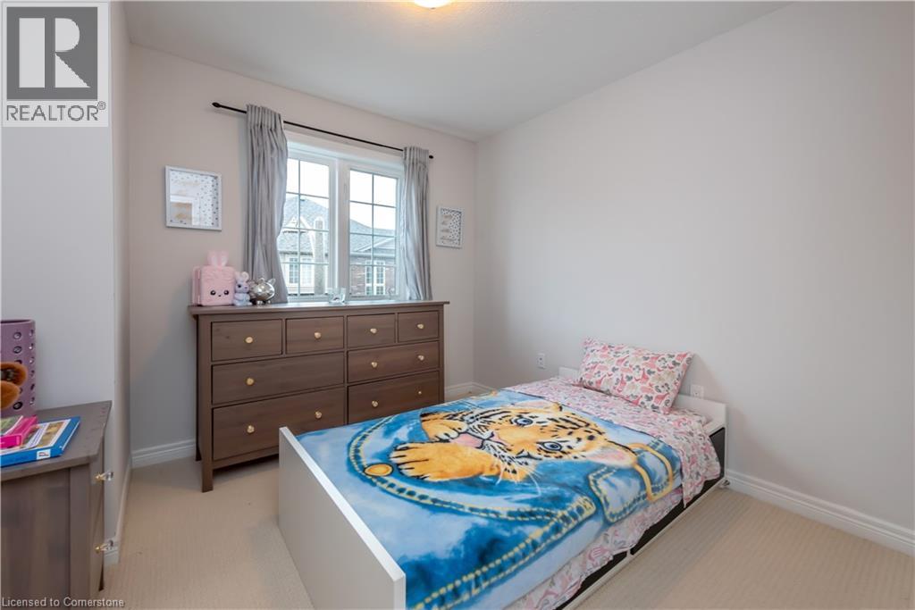 Photo 21 of 80 Dunrobin Lane, Grimsby ON