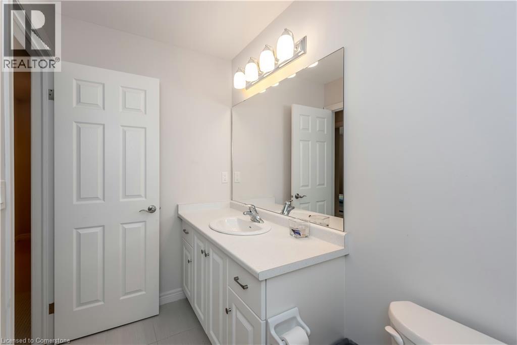 Photo 30 of 80 Dunrobin Lane, Grimsby ON