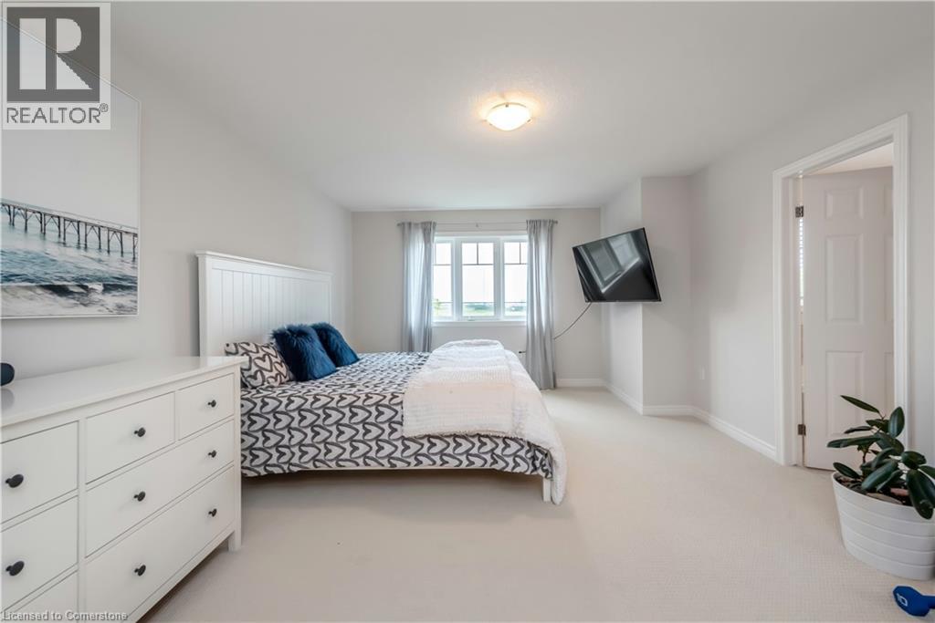 Photo 37 of 80 Dunrobin Lane, Grimsby ON