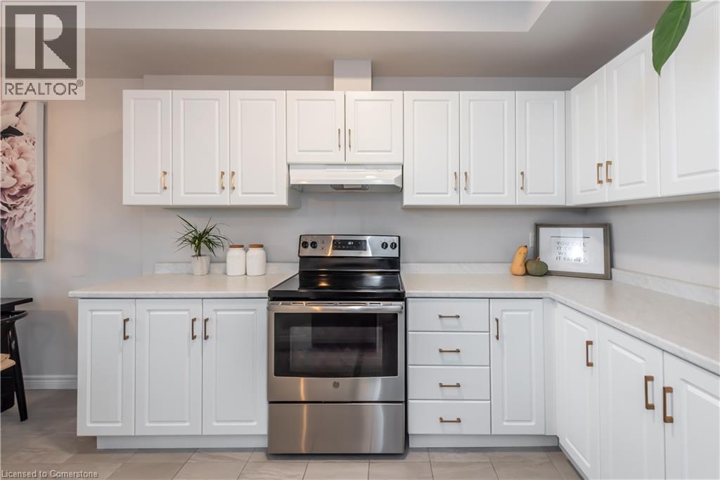 Photo 27 of 80 Dunrobin Lane, Grimsby ON