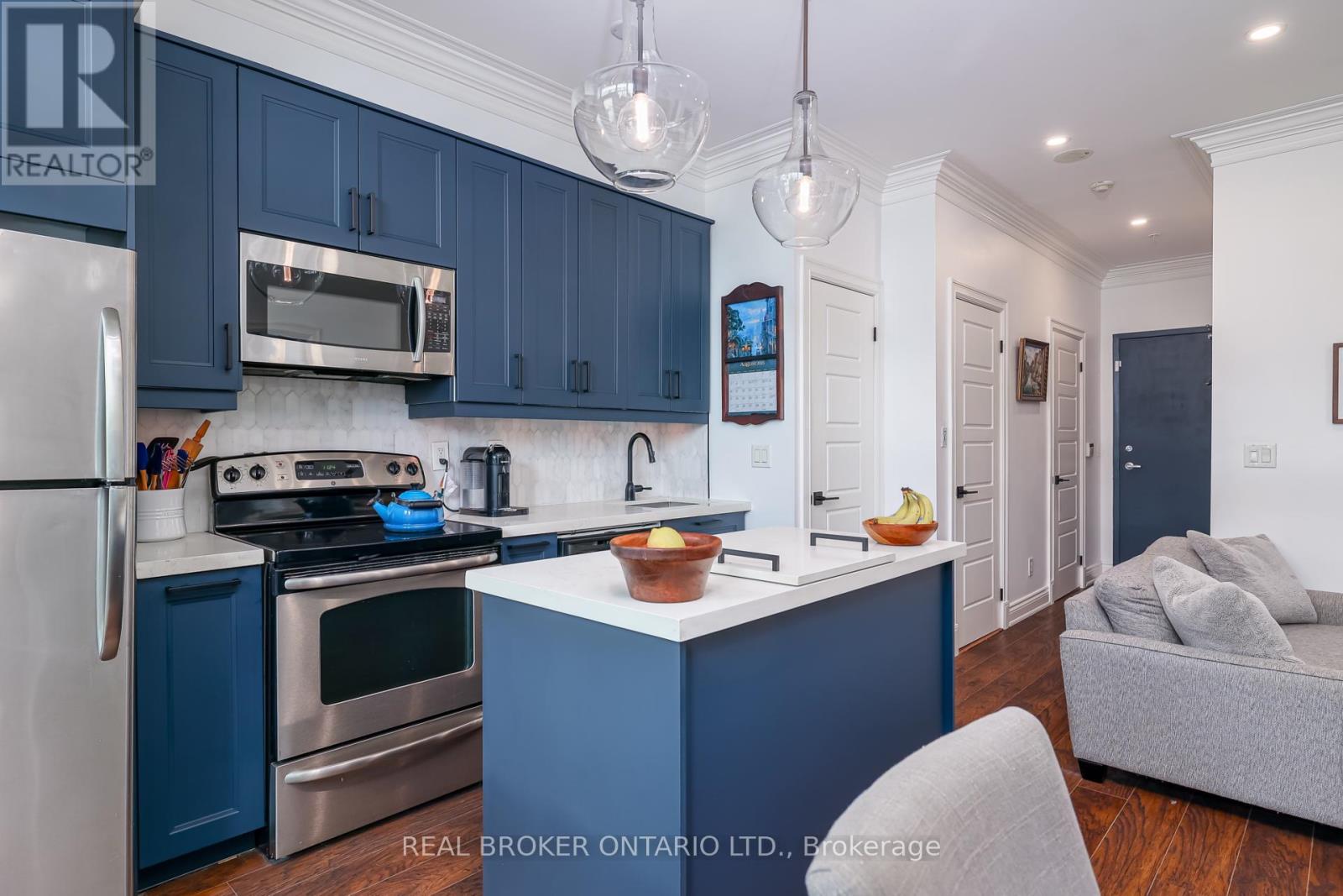 Photo 10 of 107 155 Legion Road N, Toronto ON