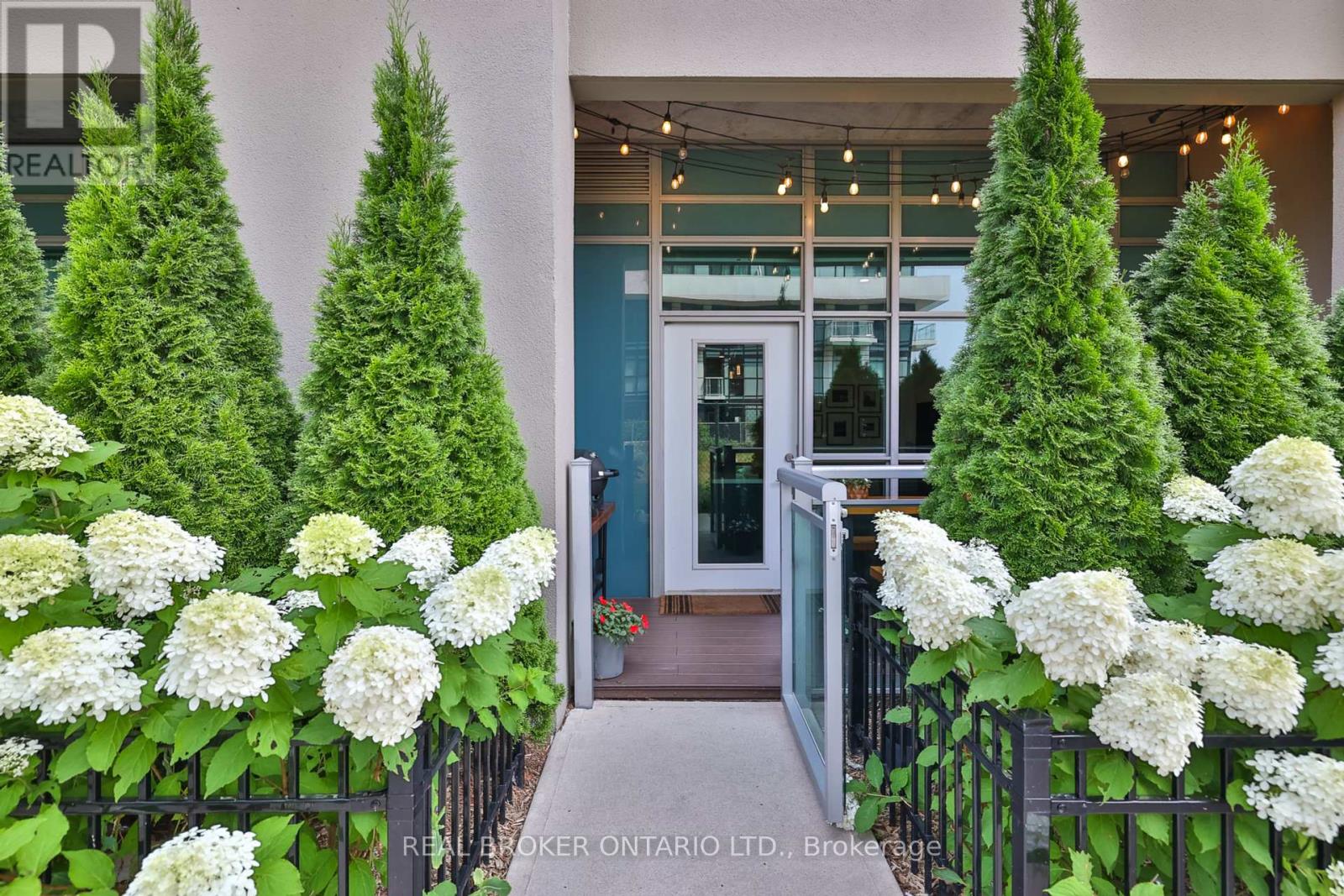 Photo 17 of 107 155 Legion Road N, Toronto ON