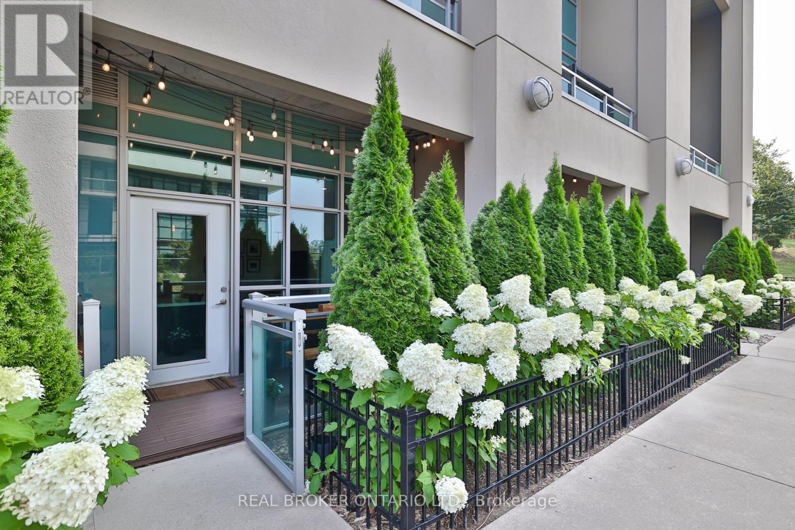 Photo 18 of 107 155 Legion Road N, Toronto ON