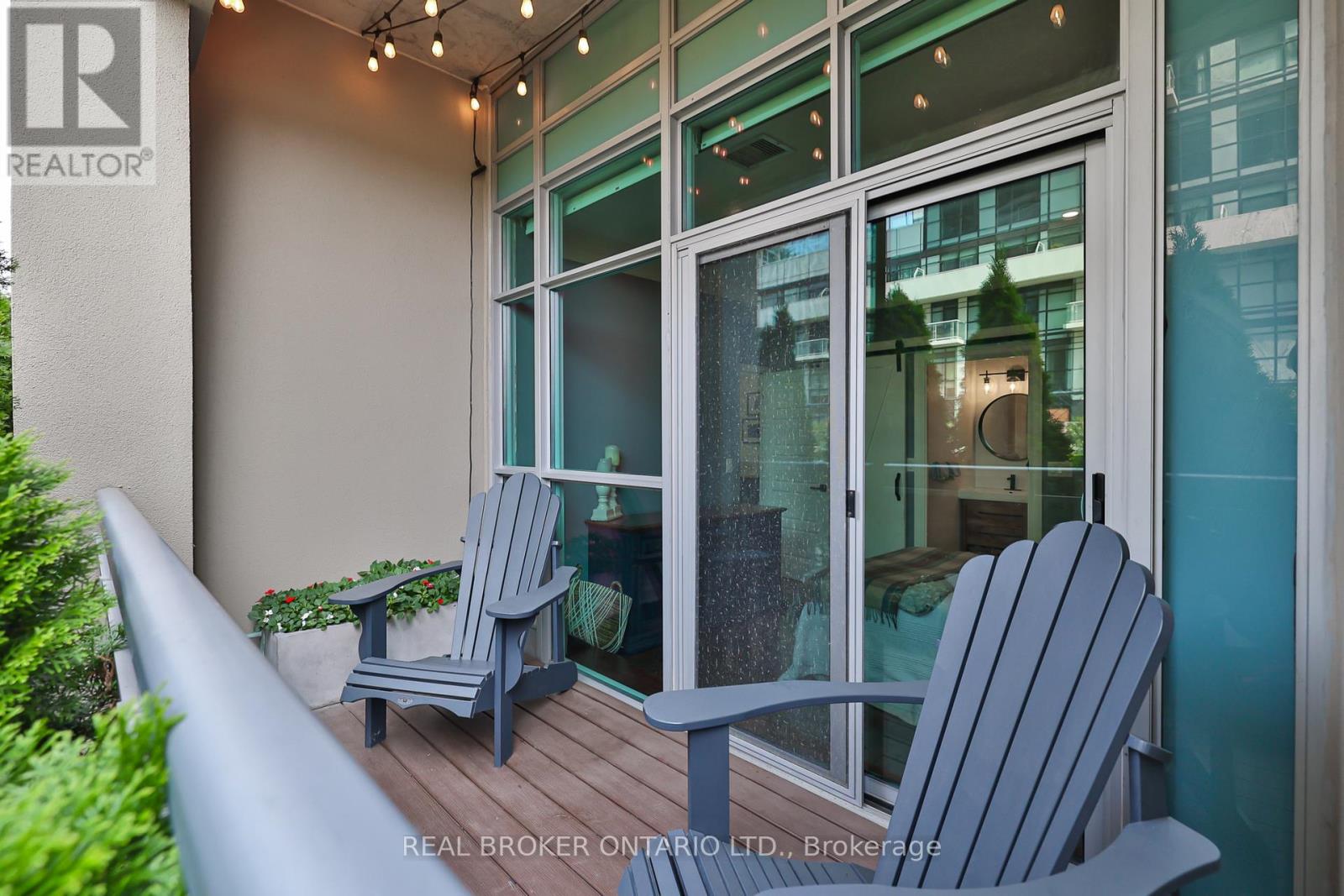 Photo 19 of 107 155 Legion Road N, Toronto ON