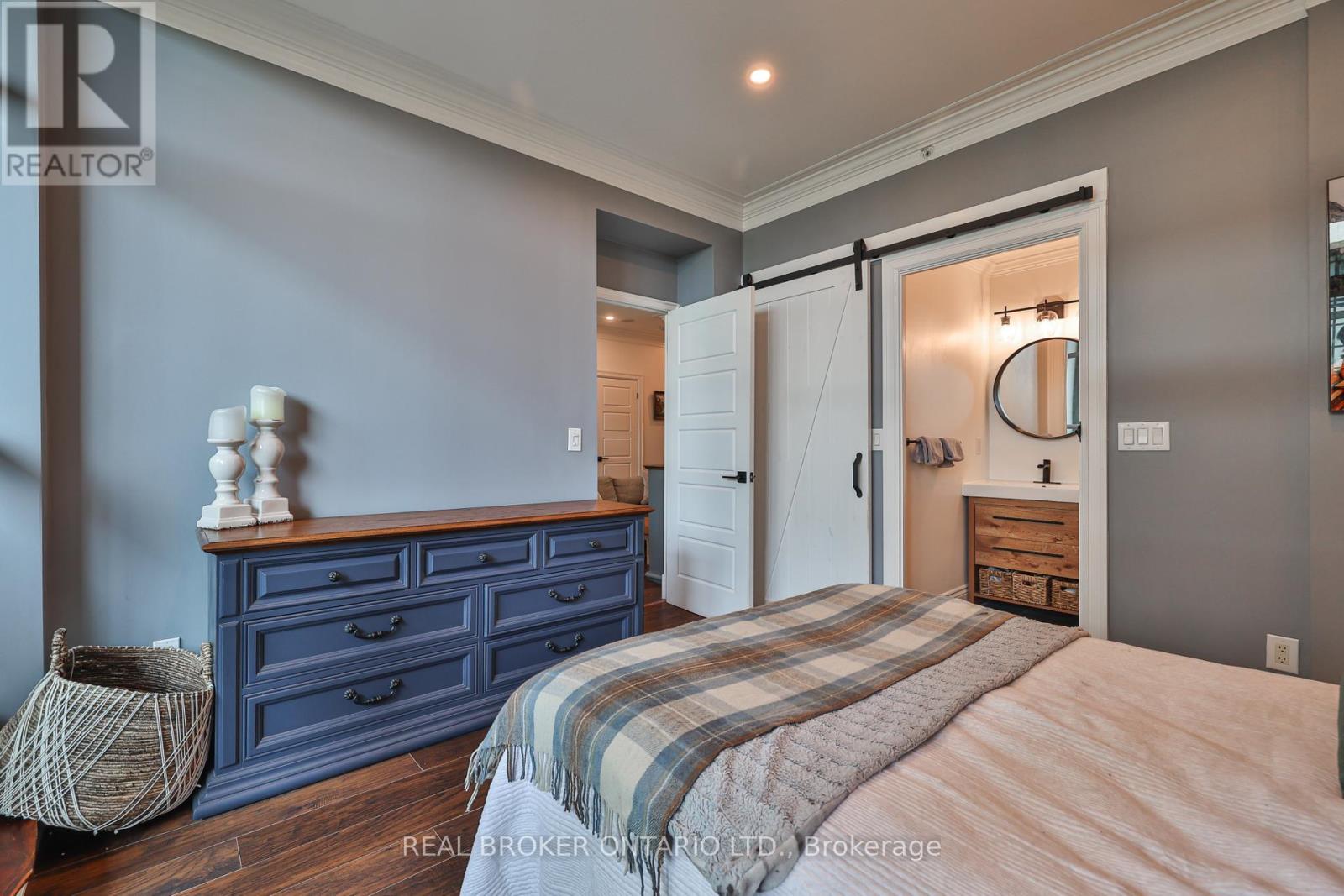 Photo 23 of 107 155 Legion Road N, Toronto ON
