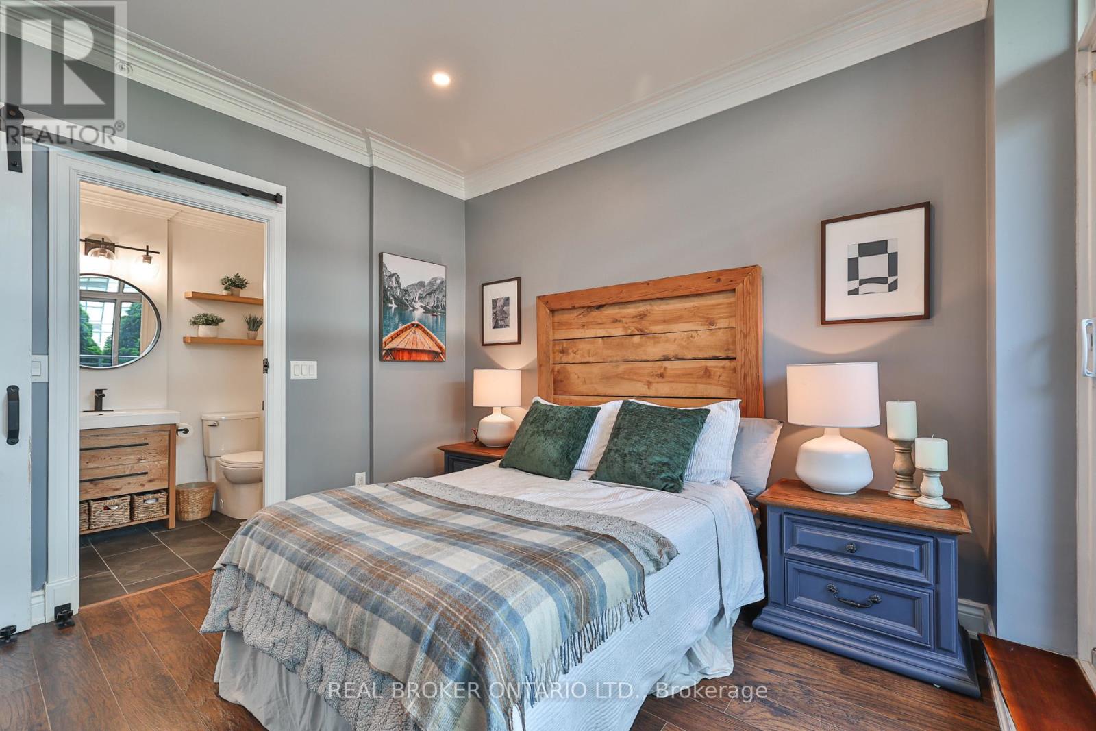 Photo 24 of 107 155 Legion Road N, Toronto ON