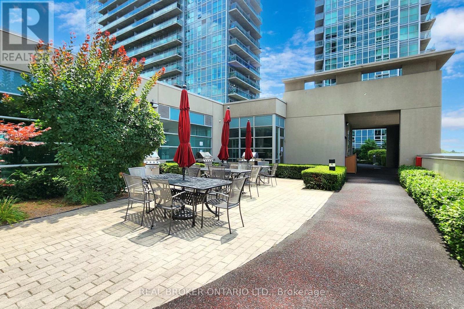Photo 33 of 107 155 Legion Road N, Toronto ON