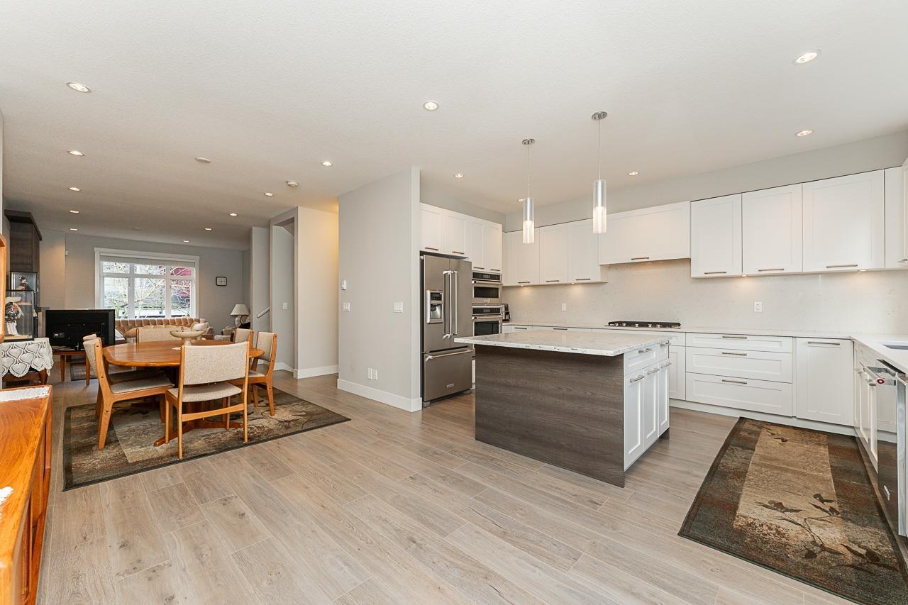 Photo 10 of 117 2853 Helc Place, Surrey BC