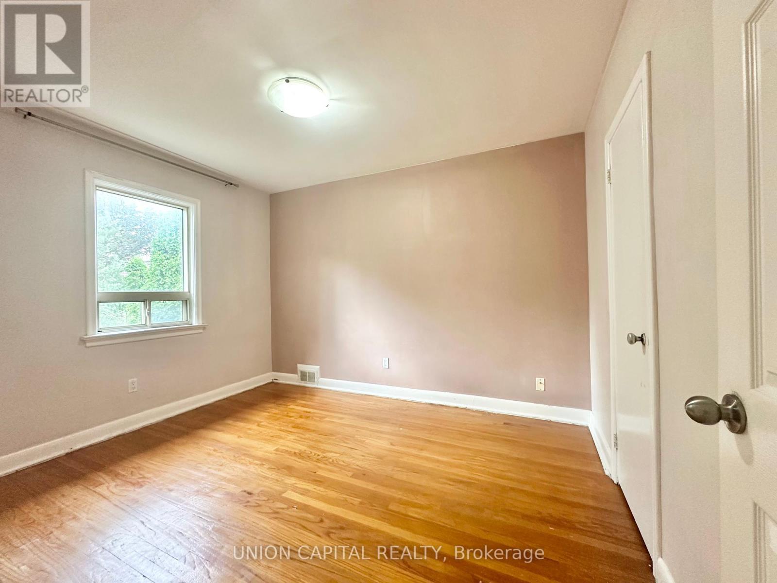 Photo 17 of Main Floor 1048 Kennedy Road, Toronto ON
