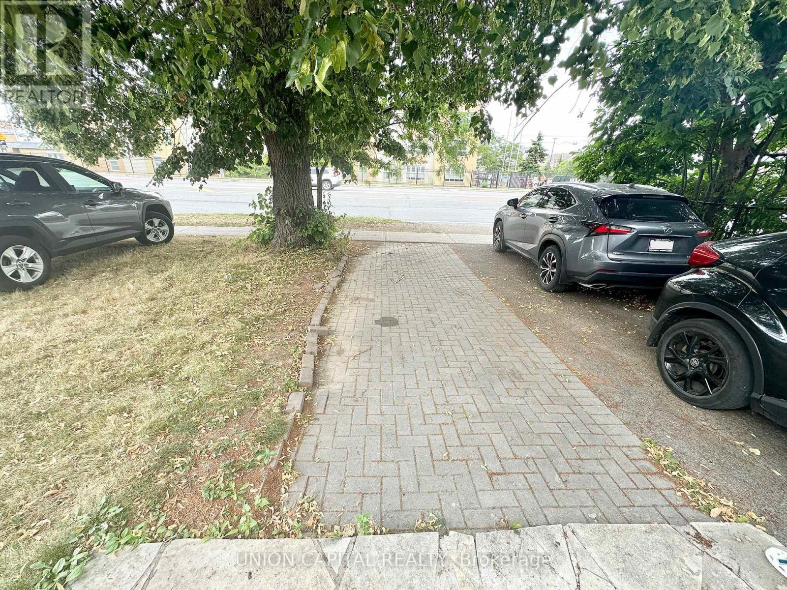 Photo 18 of Main Floor 1048 Kennedy Road, Toronto ON