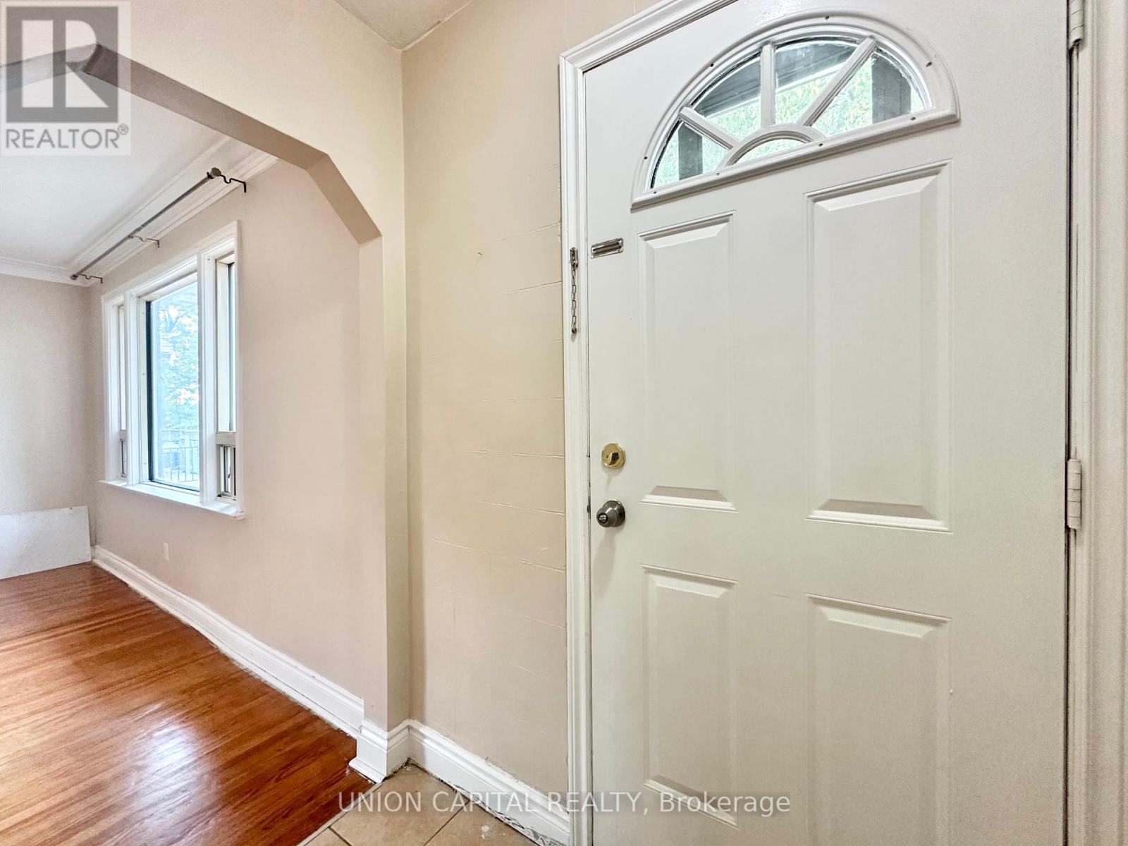Photo 8 of Main Floor 1048 Kennedy Road, Toronto ON