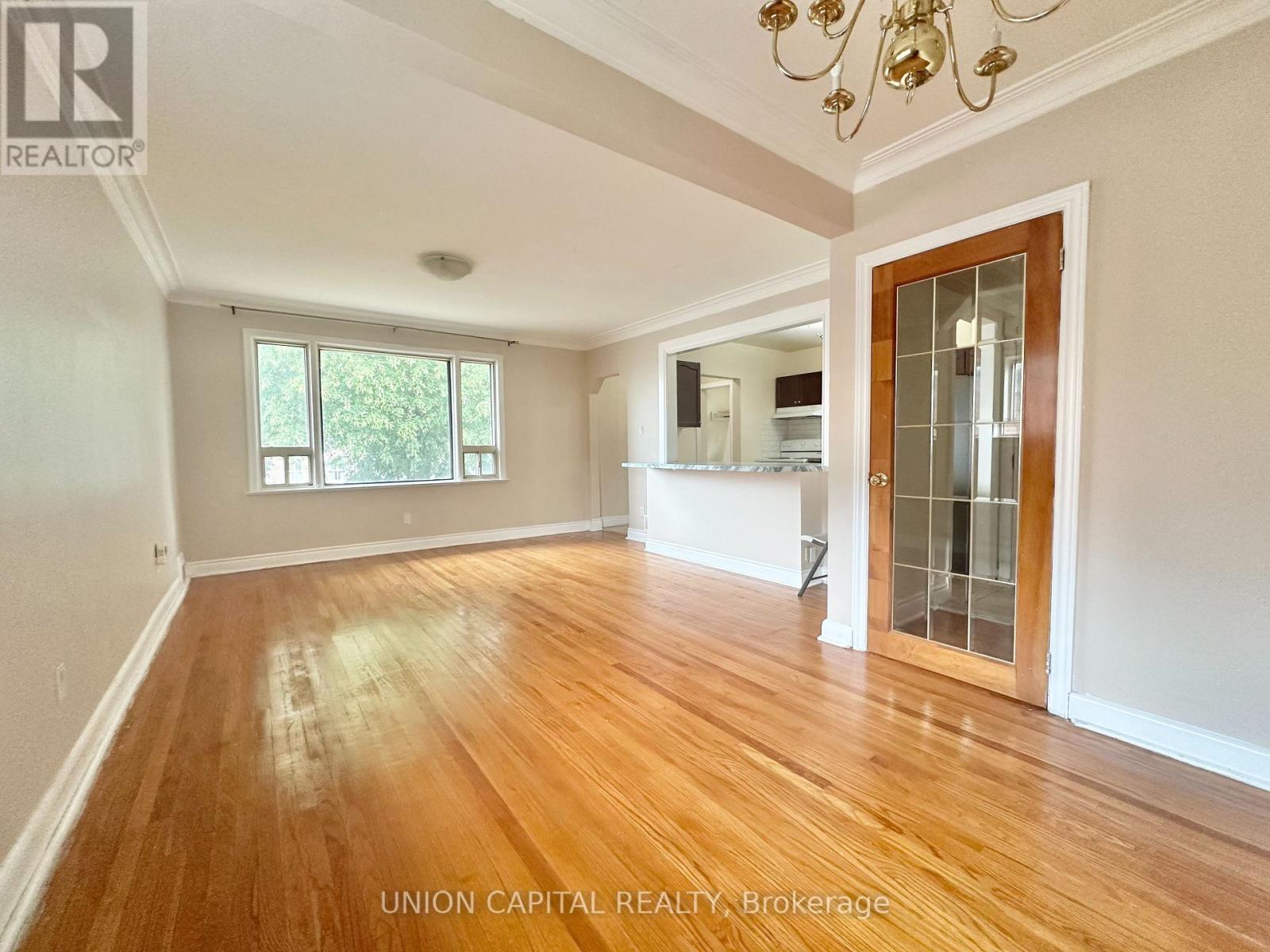Photo 13 of Main Floor 1048 Kennedy Road, Toronto ON