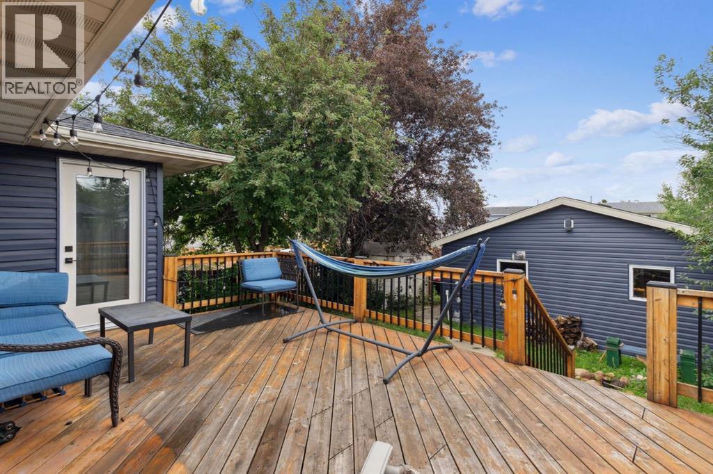 Single Family House Bi-level for Sale in  Falchurch Crescent NE Falconridge Calgary 
