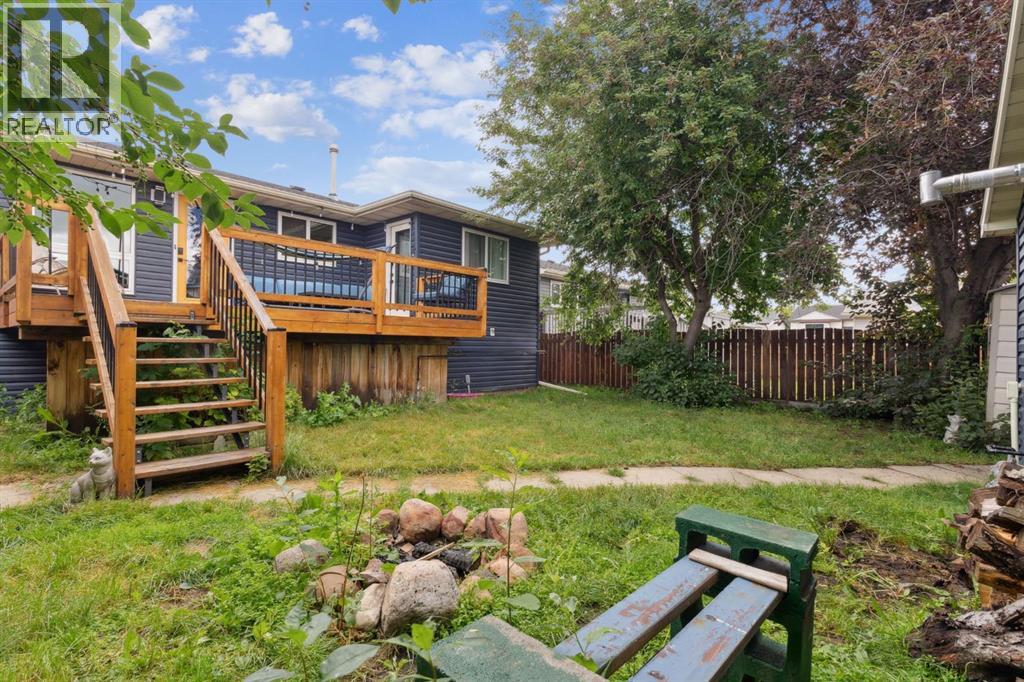 Single Family House Bi-level for Sale in  Falchurch Crescent NE Falconridge Calgary 