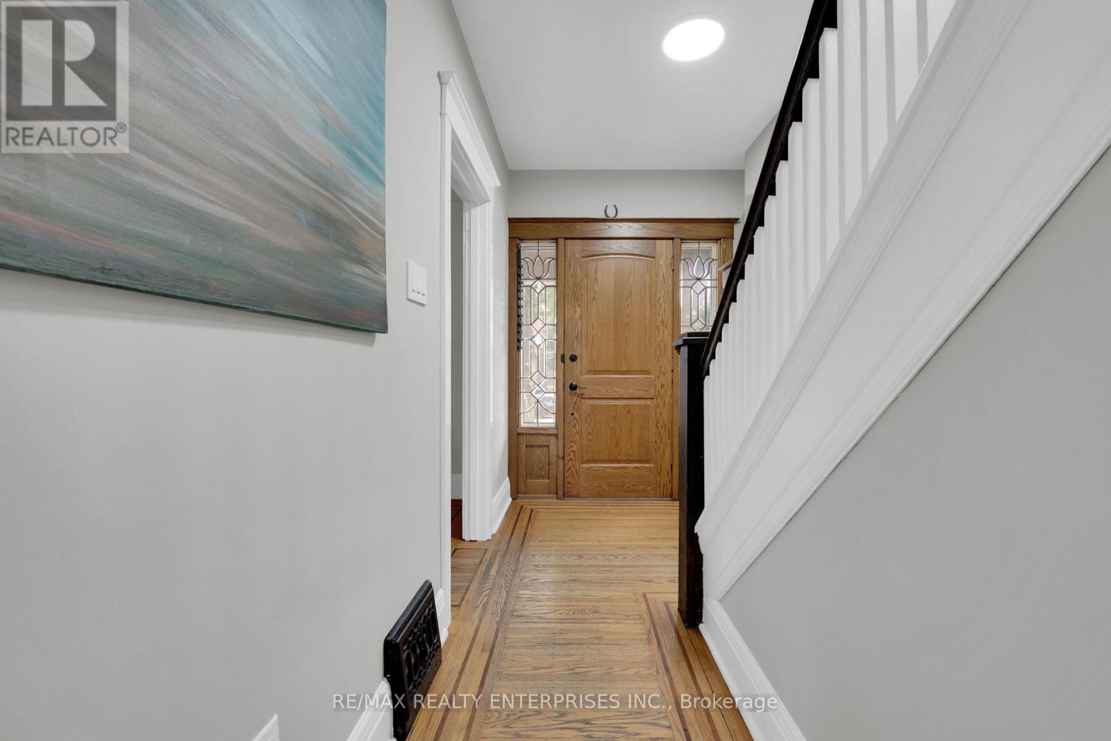 Photo 5 of 67 Kensington Avenue S, Hamilton ON