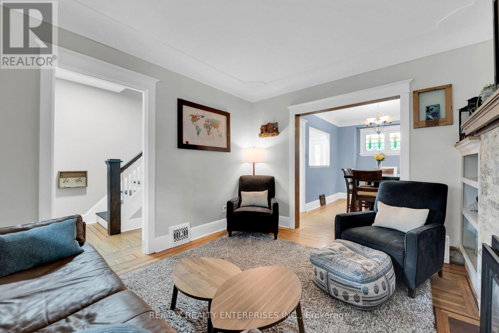 Photo 2 of 67 Kensington Avenue S, Hamilton ON