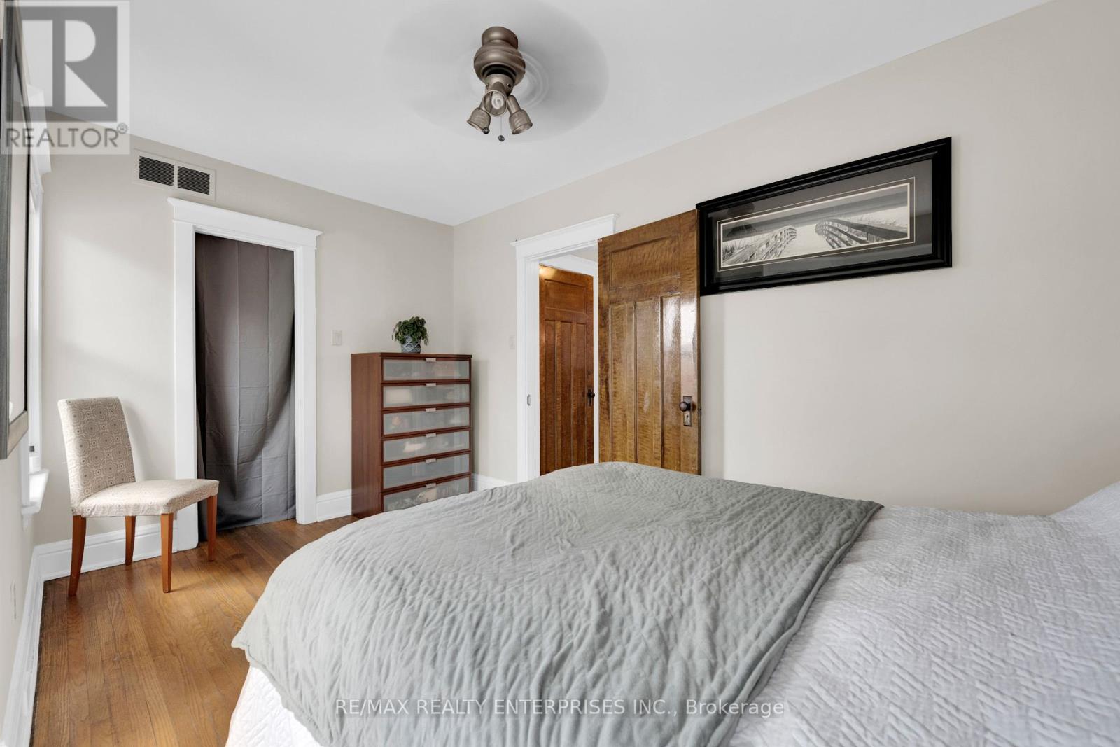 Photo 42 of 67 Kensington Avenue S, Hamilton ON