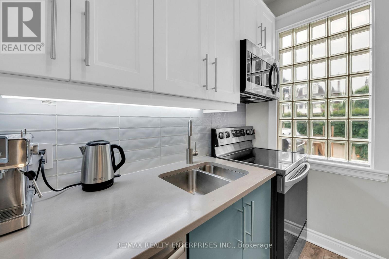 Photo 33 of 67 Kensington Avenue S, Hamilton ON